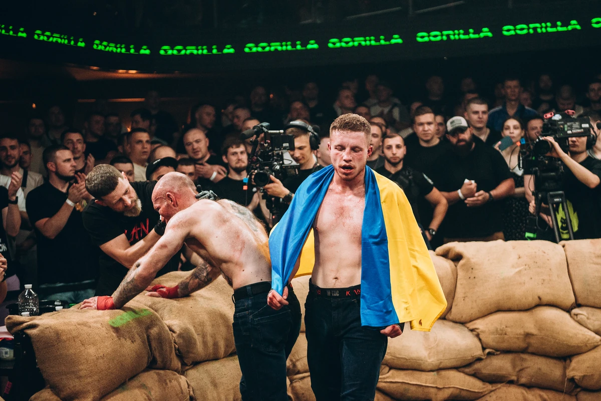 Переможець із прапором України